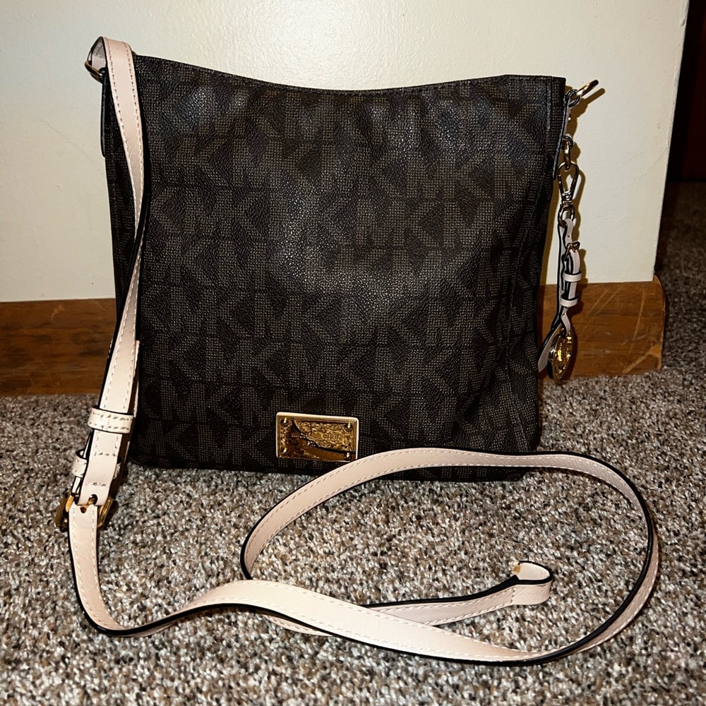 Authentic Michael Kors Crossbody purse